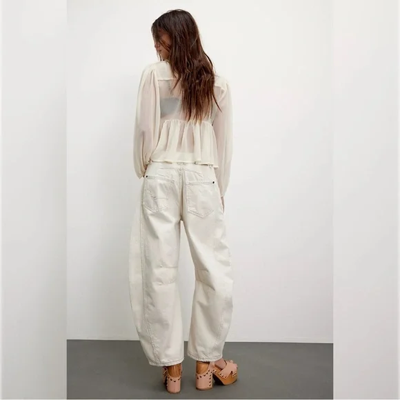 Free People Good Luck Barrel Jeans 29 Cream Milk Denim Curved Bow Leg Boho Chic - Picture 3 of 14